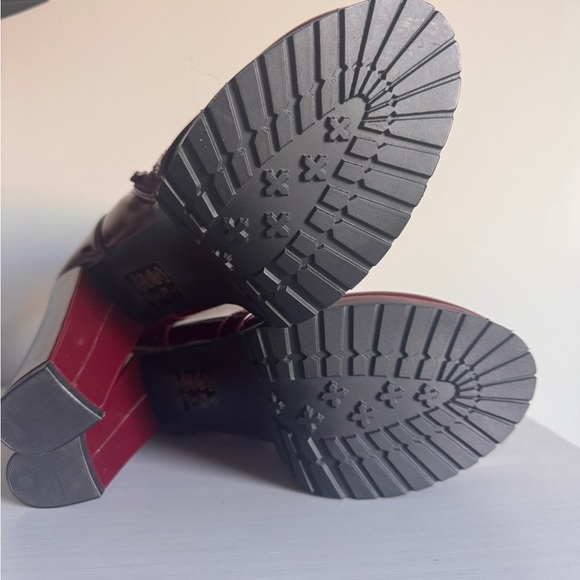 NEW Azalea Wang Size 8.5 Glossy Heel Boots Burgundy - Picture 4 of 5